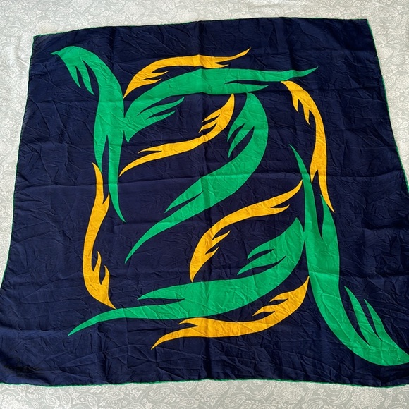 Vintage Christian PARIS Italian Silk Scarf Large square navy blue gold green - Picture 8 of 13